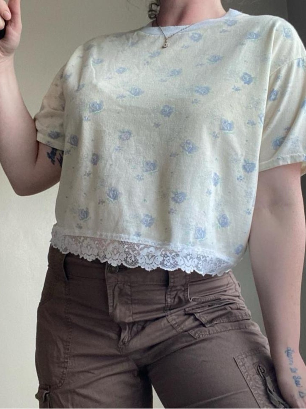 Vintage pale yellow boxy floral tee - Picture 6 of 10